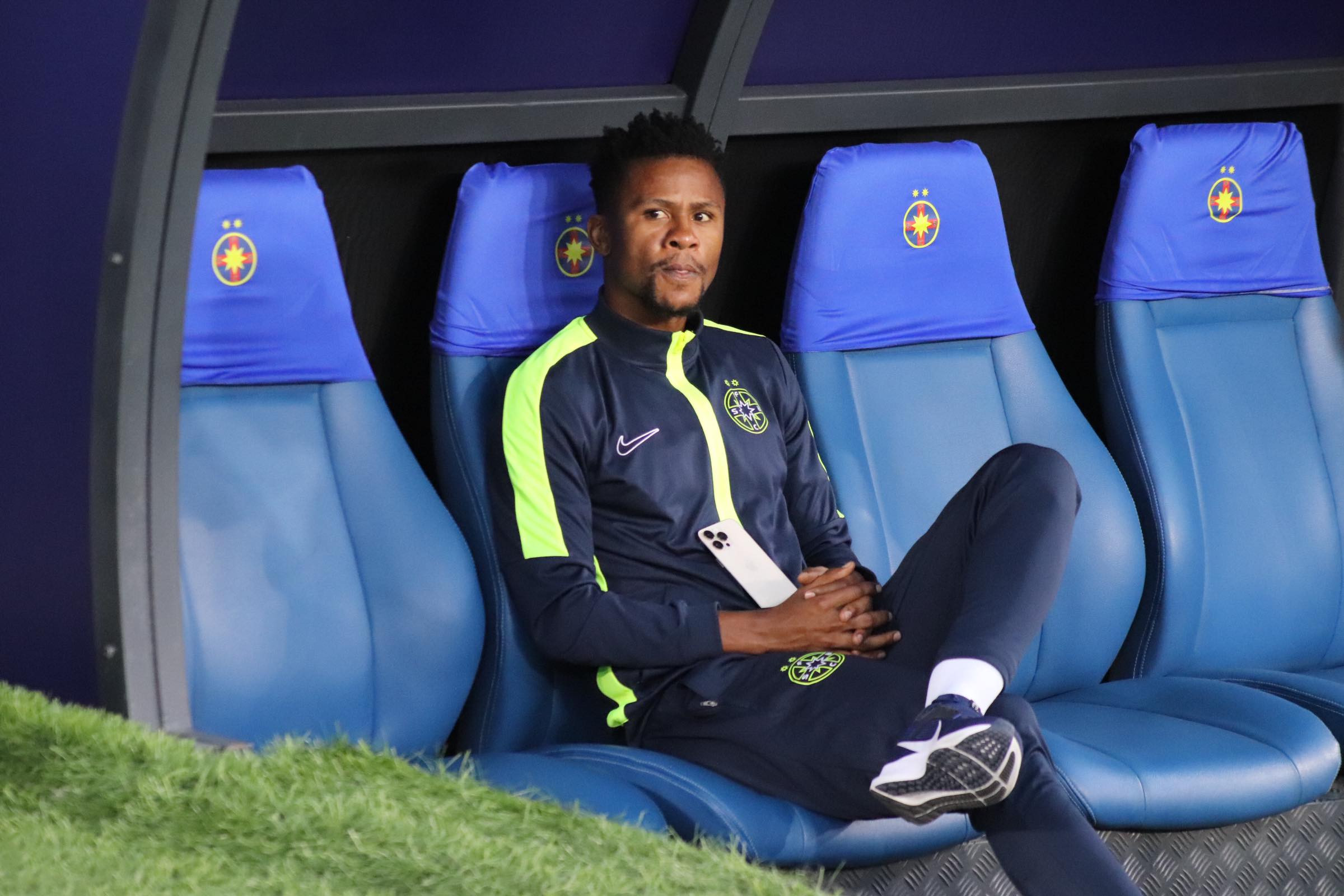 Nu s-a &icirc;ntors accidentat! Mihai Stoica a dezvăluit de ce n-a jucat, de fapt, Ngezana cu FC Botoșani